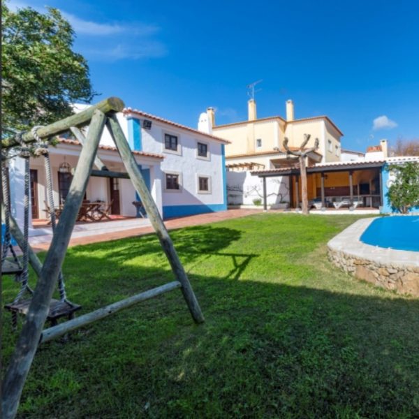 Casa da Praia | Moradia privada com piscina e jardim com churrasqueira