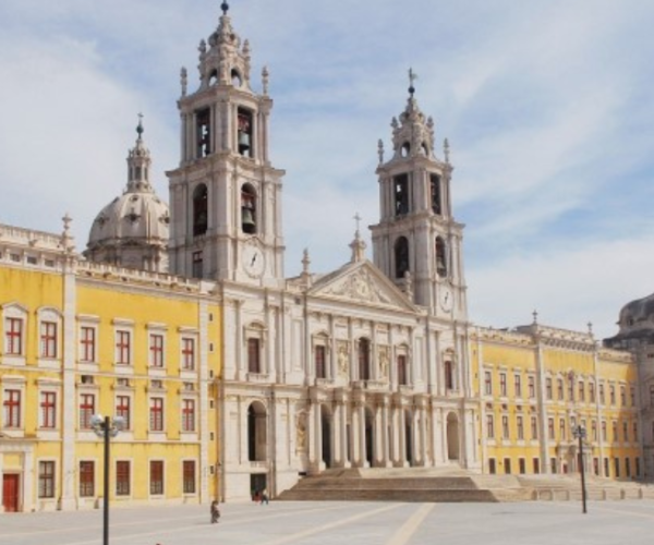 “Comer, Beber, Dormir e Visitar o concelho de Mafra (Portugal)” por Maria Delfina Gama